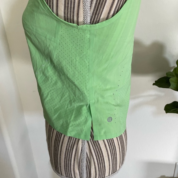 Lululemon Swift Ventilated Running Tank Top in Scream Green Light - Picture 4 of 8